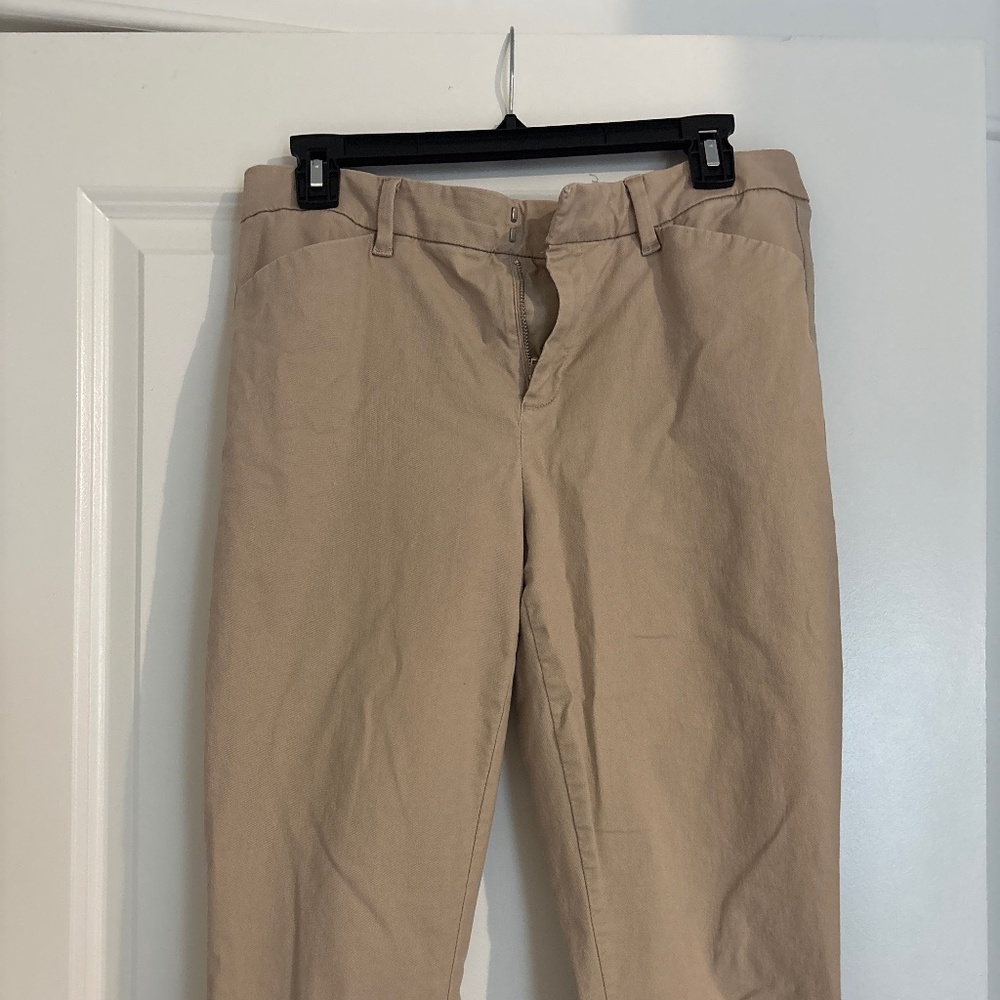 Gap khaki capris